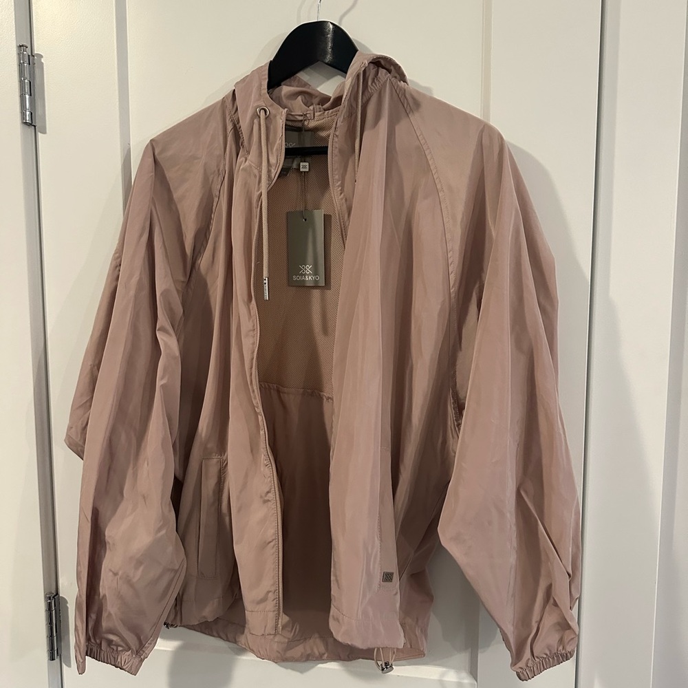 Soia & Kyo Lightweight Hooded Windbreaker Jacket in Dusty Rose